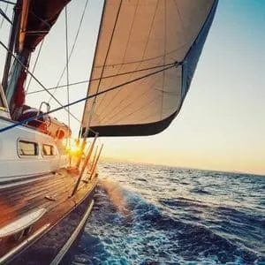 disperdere le ceneri al mare