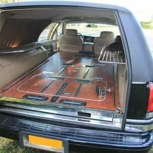 foto di un carro funebre per trasportare la salma in altro luogo